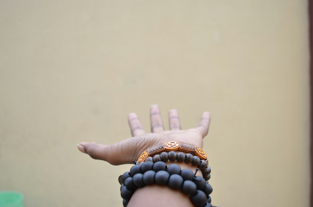 How_to_Quickly_Develop_a_Patina_on_a_Bodhi_Seed_Bracelet_A_C